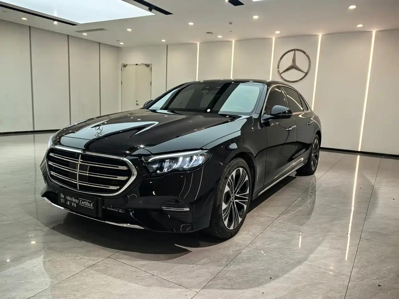 Mercedes-Benz E-Class PHEV 2024 E 350 e L Plug-in Hybrid Sedan — миниатюра 1