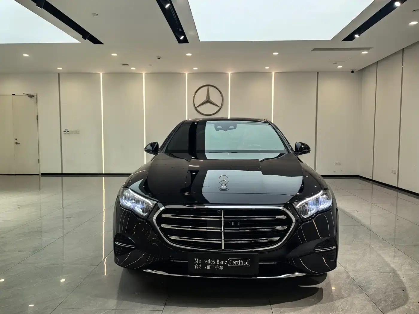Mercedes-Benz E-Class PHEV 2024 E 350 e L Plug-in Hybrid Sedan — миниатюра 2
