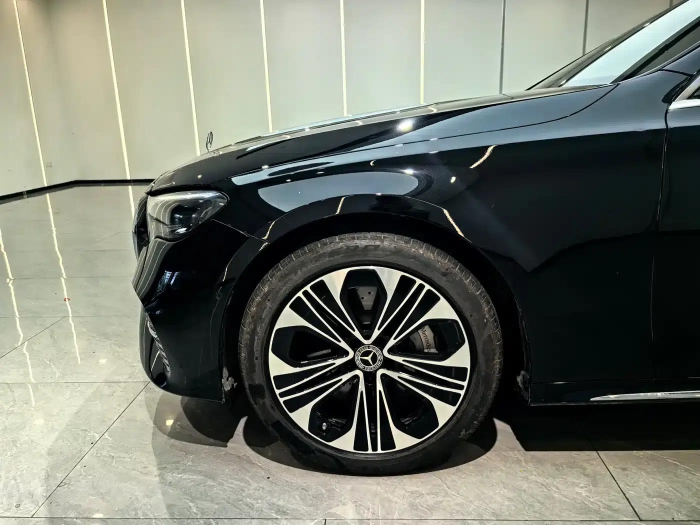 Mercedes-Benz E-Class PHEV 2024 E 350 e L Plug-in Hybrid Sedan — миниатюра 14