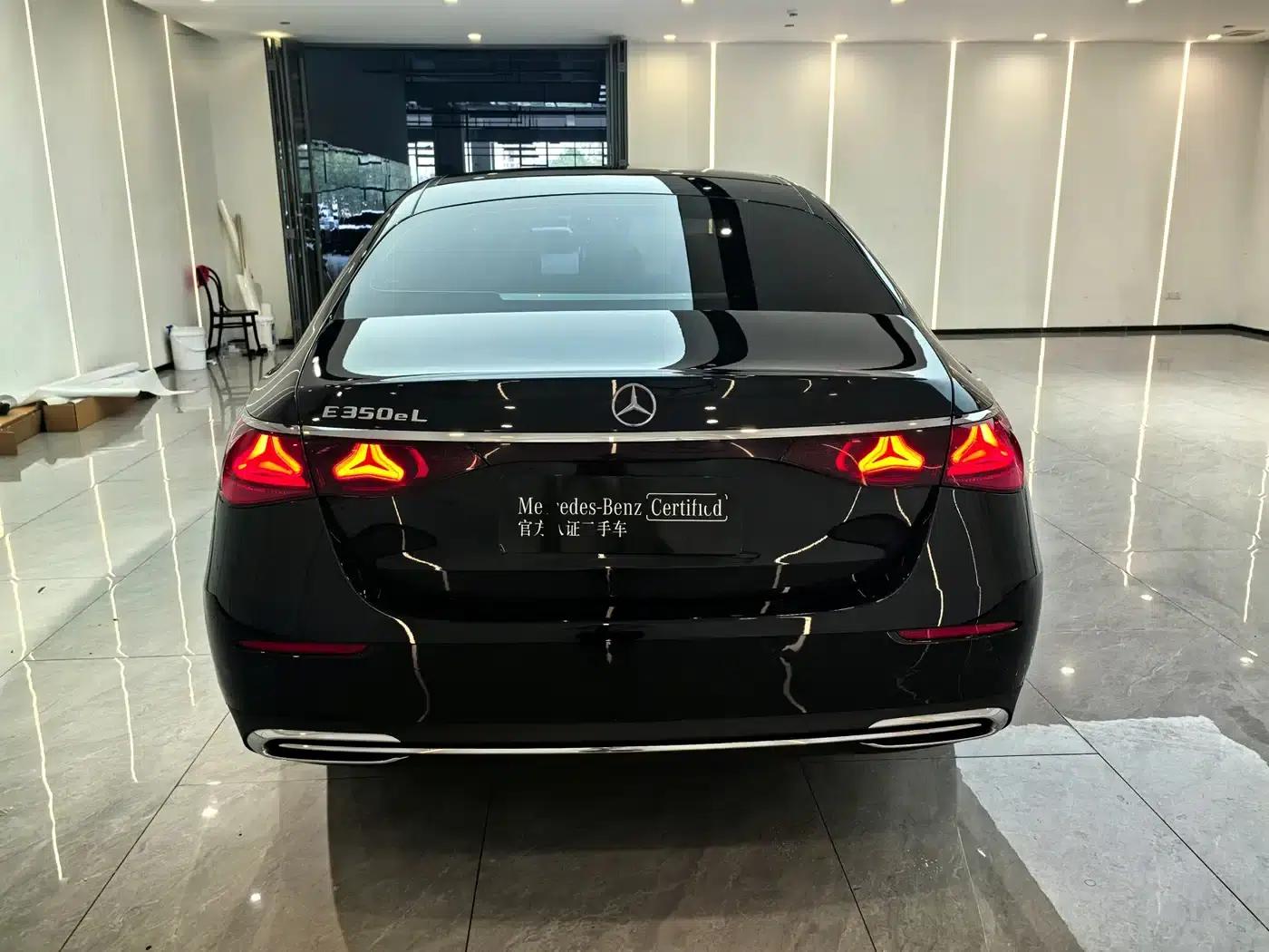 Mercedes-Benz E-Class PHEV 2024 E 350 e L Plug-in Hybrid Sedan — миниатюра 17