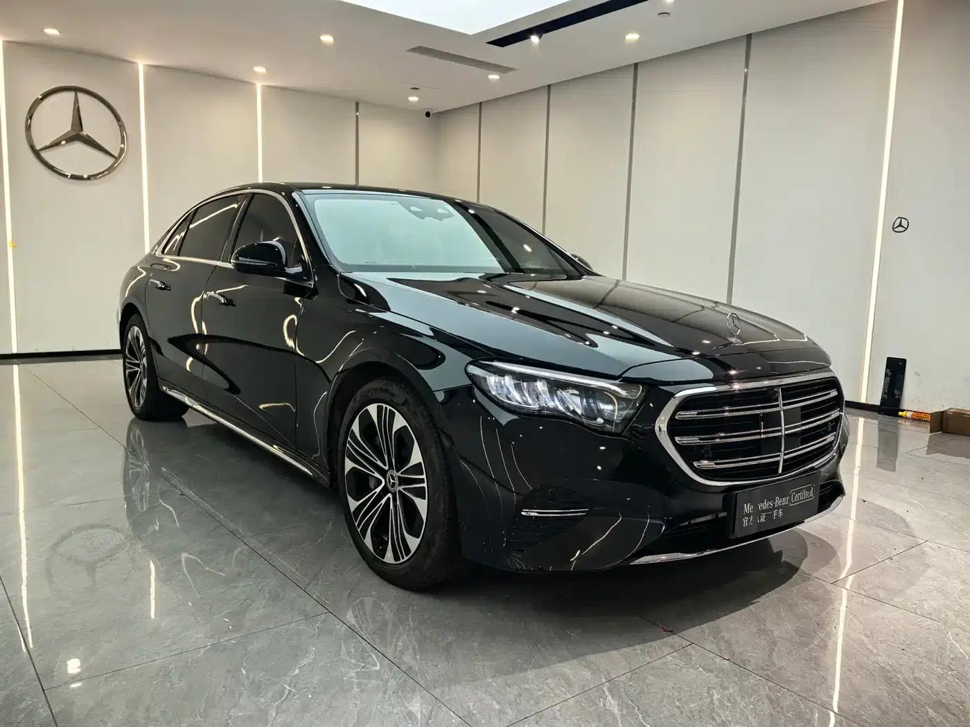 Mercedes-Benz E-Class PHEV 2024 E 350 e L Plug-in Hybrid Sedan — миниатюра 3
