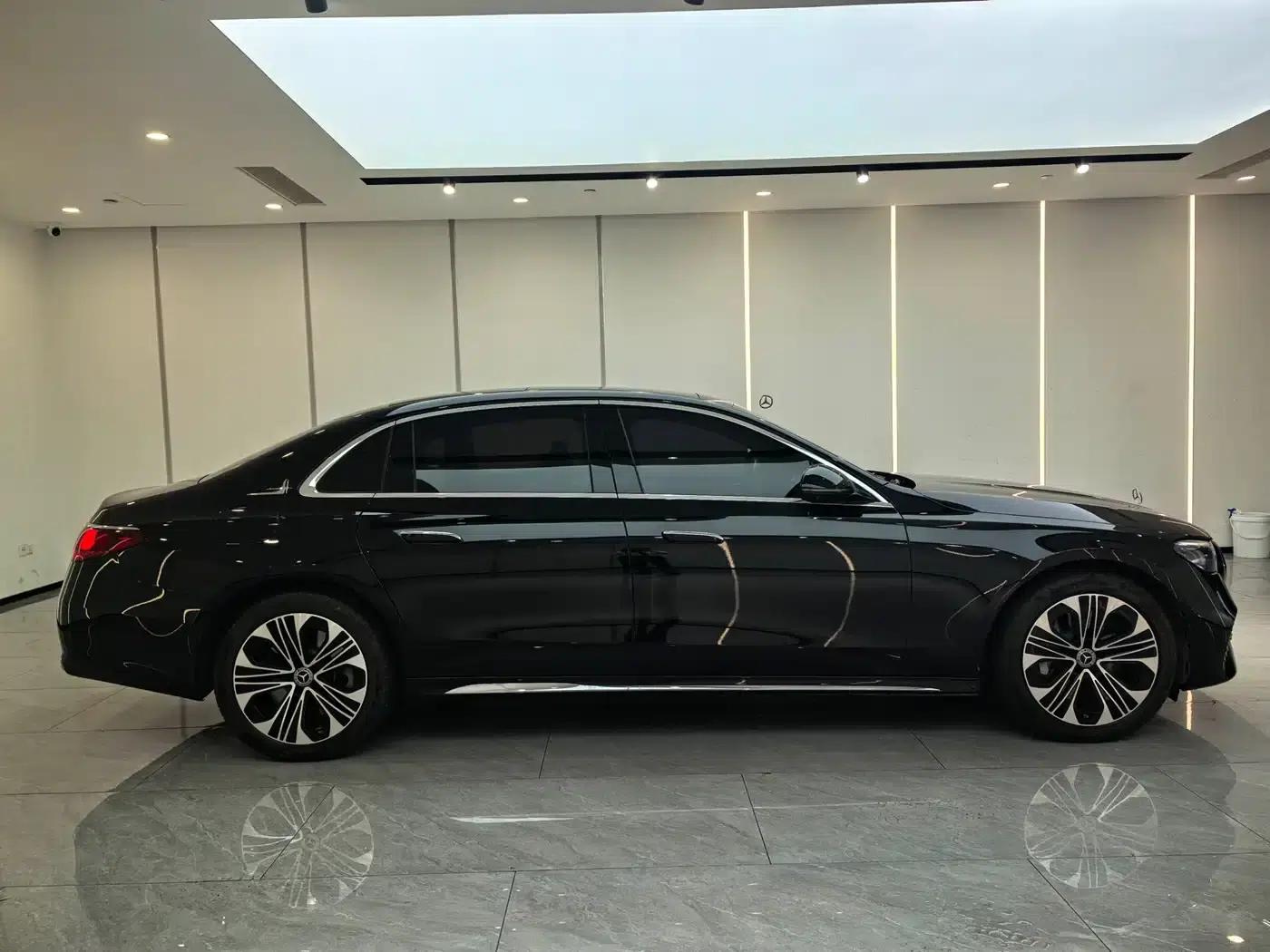 Mercedes-Benz E-Class PHEV 2024 E 350 e L Plug-in Hybrid Sedan — миниатюра 4