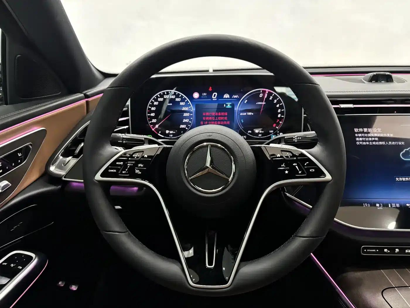 Mercedes-Benz E-Class PHEV 2024 E 350 e L Plug-in Hybrid Sedan — миниатюра 15