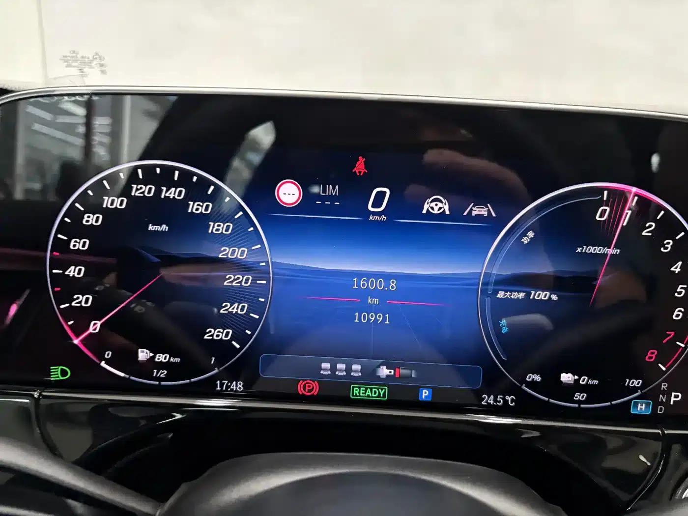 Mercedes-Benz E-Class PHEV 2024 E 350 e L Plug-in Hybrid Sedan — миниатюра 16