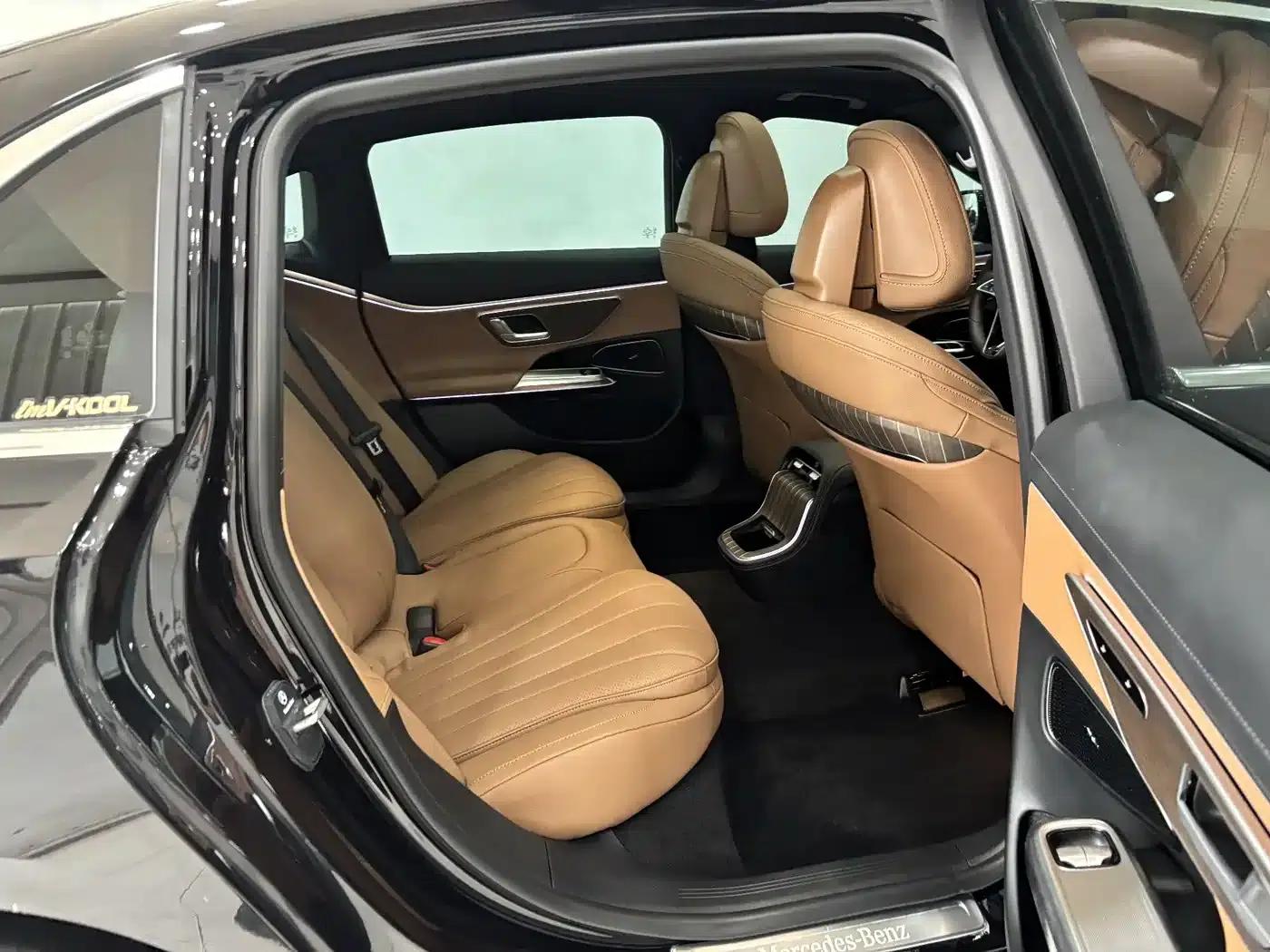 Mercedes-Benz E-Class PHEV 2024 E 350 e L Plug-in Hybrid Sedan — миниатюра 23