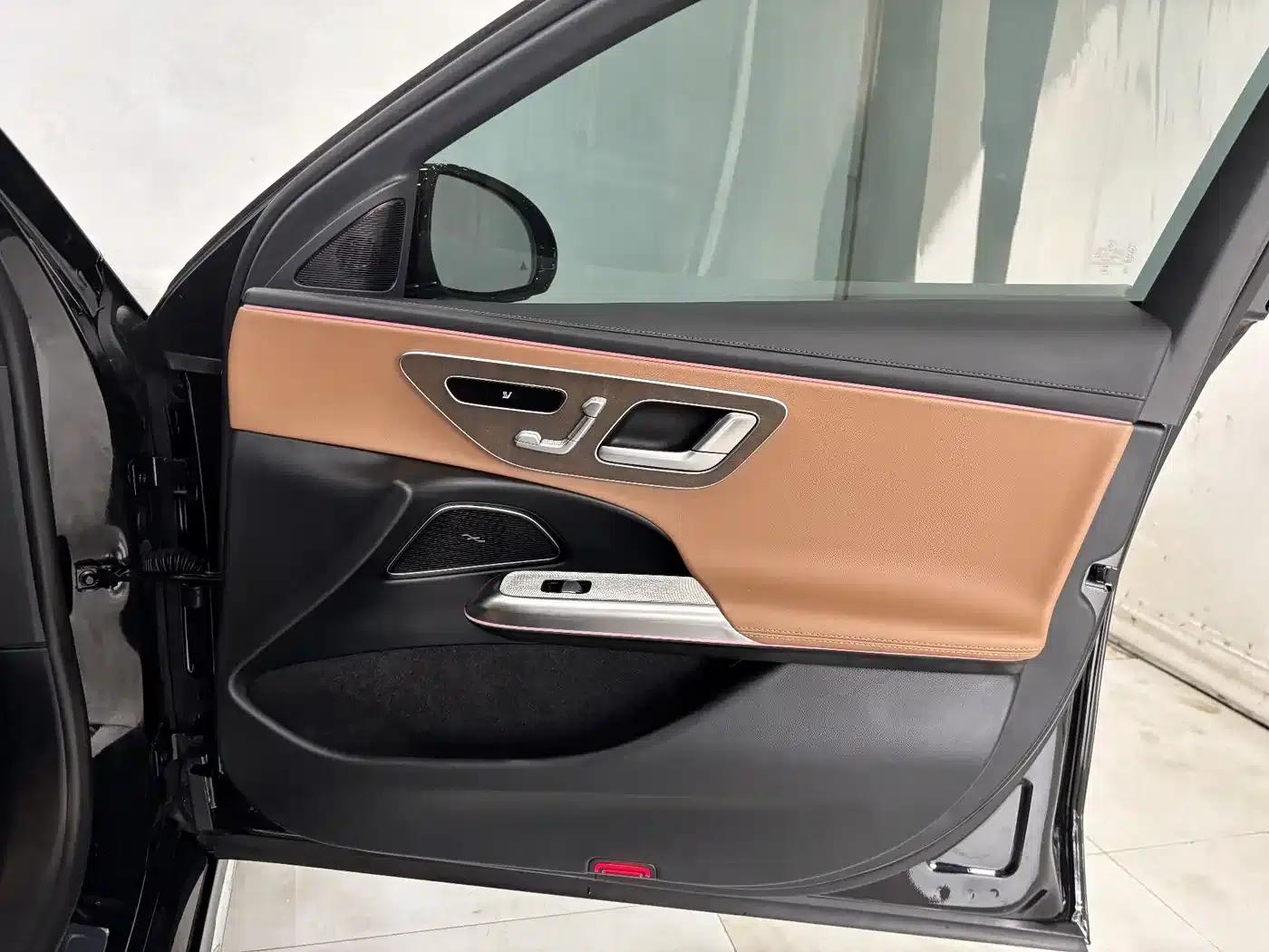 Mercedes-Benz E-Class PHEV 2024 E 350 e L Plug-in Hybrid Sedan — миниатюра 24