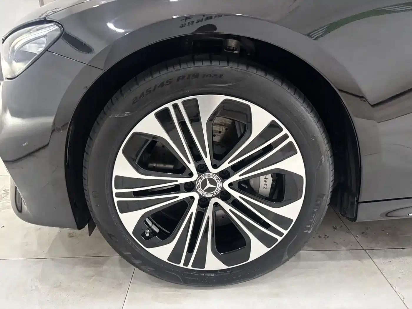 Mercedes-Benz E-Class PHEV 2024 E 350 e L Plug-in Hybrid Sedan — миниатюра 31