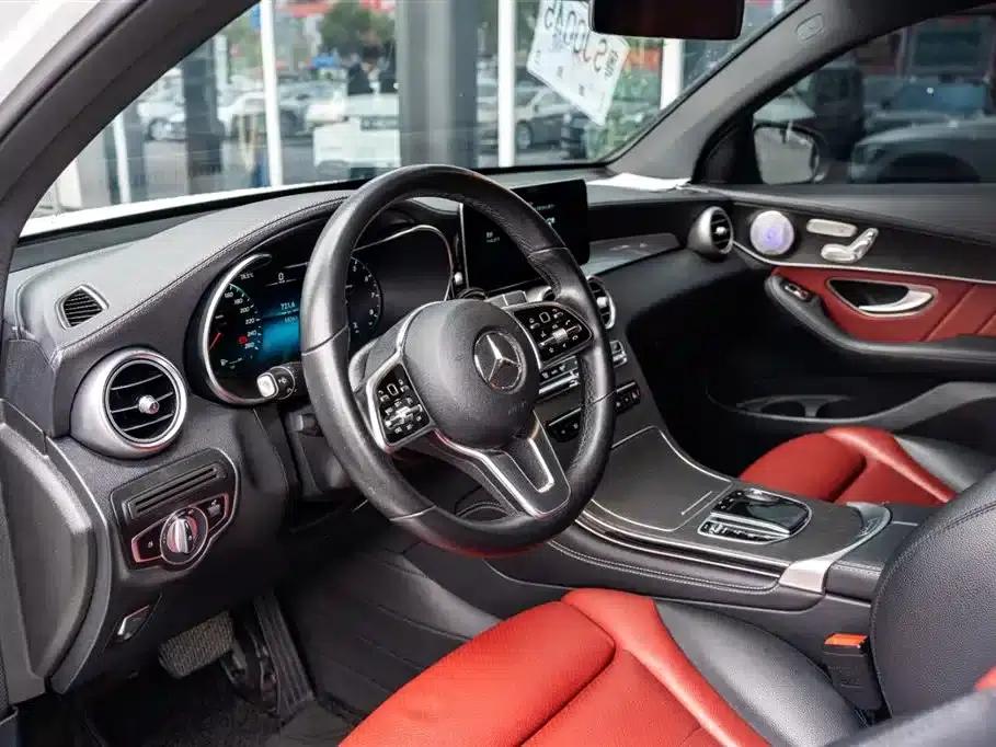 2020 Mercedes-Benz GLC Coupe, GLC 300 4MATIC Coupe SUV — миниатюра 14