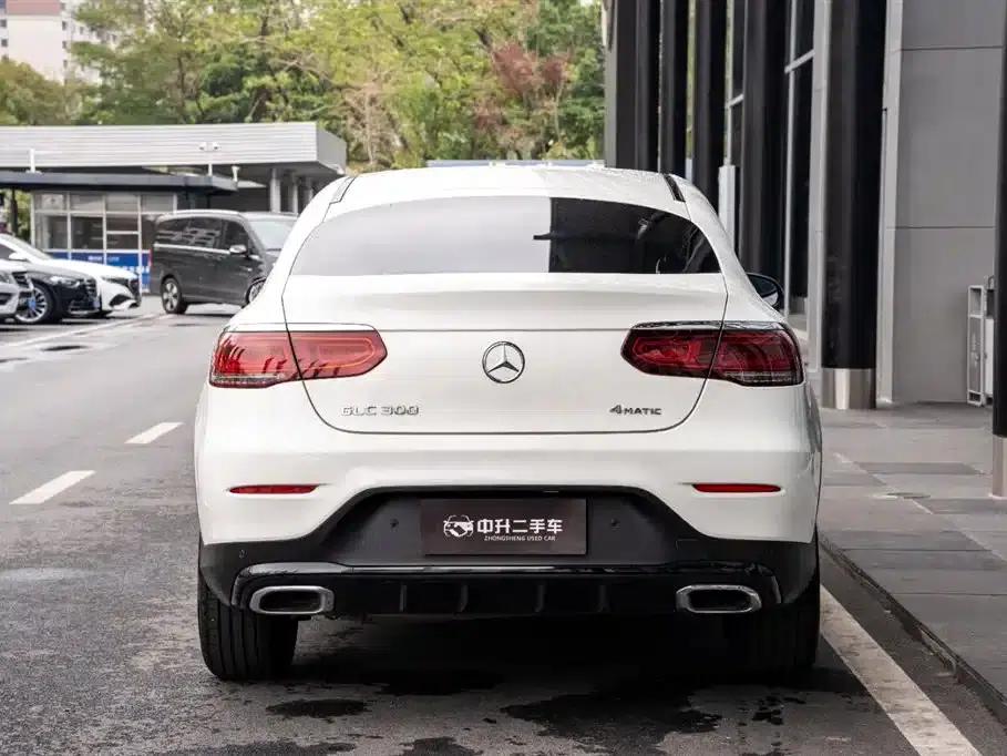 2020 Mercedes-Benz GLC Coupe, GLC 300 4MATIC Coupe SUV — миниатюра 4