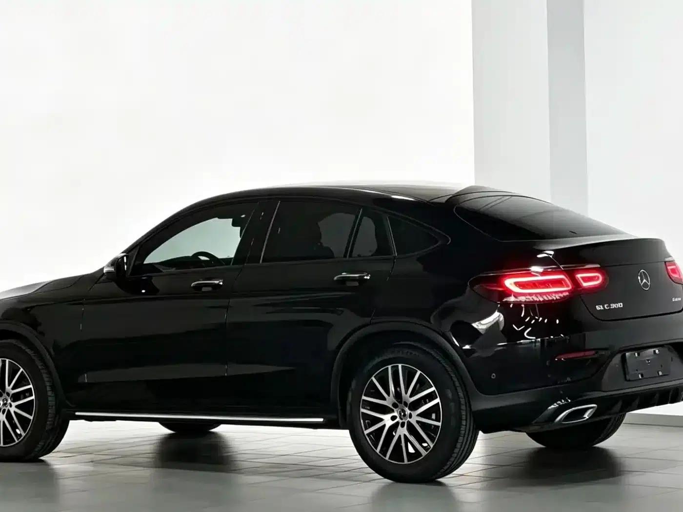 2021 Mercedes-Benz GLC Coupe, GLC 300 4MATIC Coupe SUV — миниатюра 4
