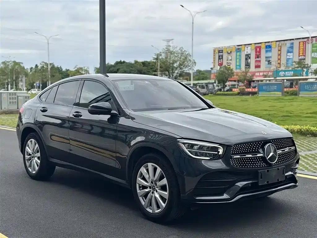 Mercedes-Benz GLC Coupe 2021 GLC 260 4MATIC Coupe SUV — миниатюра 3