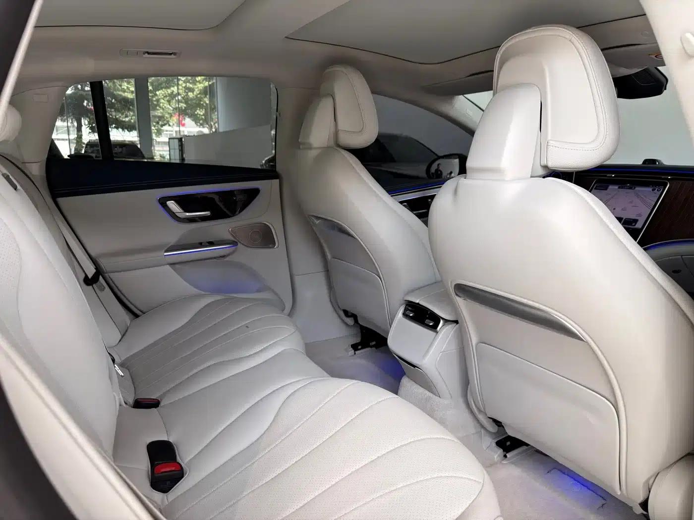 Mercedes-Benz EQE 2022 350 Luxury Edition — миниатюра 11