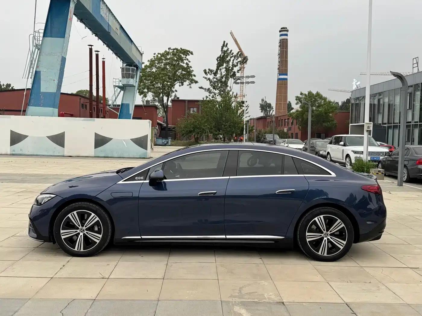 Mercedes-Benz EQE 2022 350 Pioneer Edition — миниатюра 4