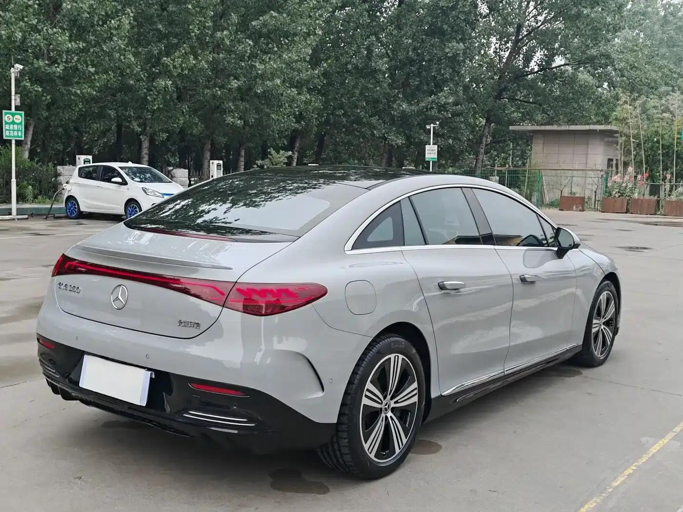 Mercedes-Benz EQE 2022 350 Luxury Edition — миниатюра 13