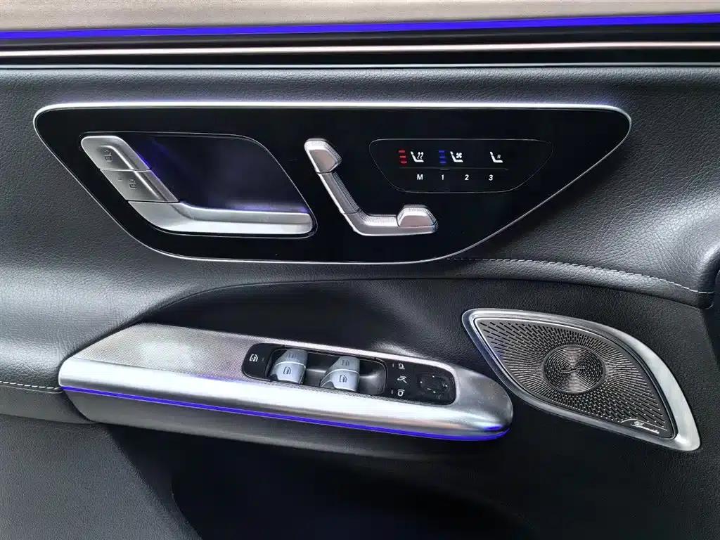 Mercedes-Benz EQE SUV 2024 500 4MATIC Luxury Edition — миниатюра 3