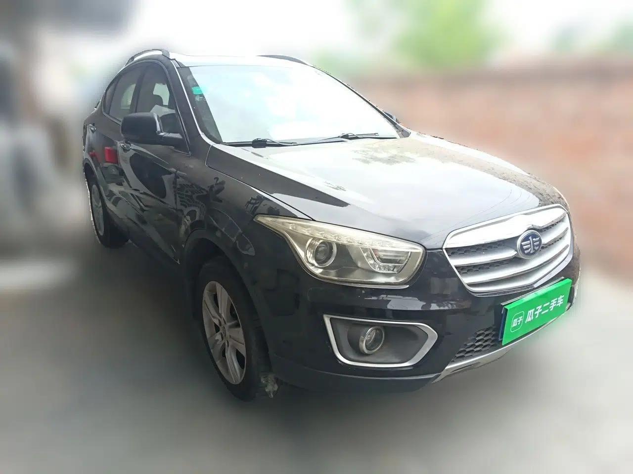 Bestune X80 2015 2.0L Automatic Comfort Anniversary Edition — миниатюра 3