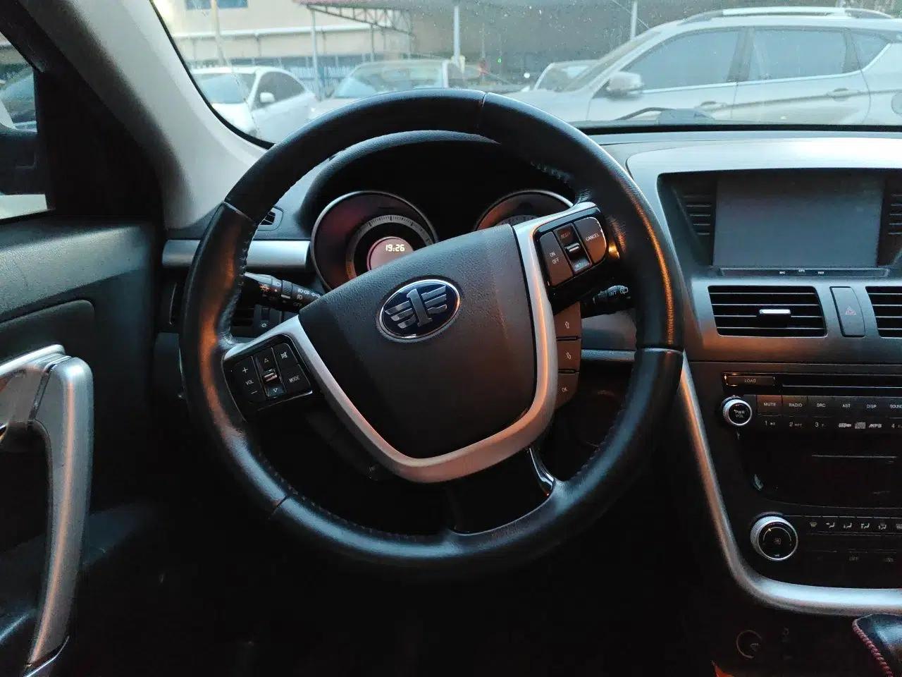 Bestune X80 2013 2.0L automatic comfort version — миниатюра 11
