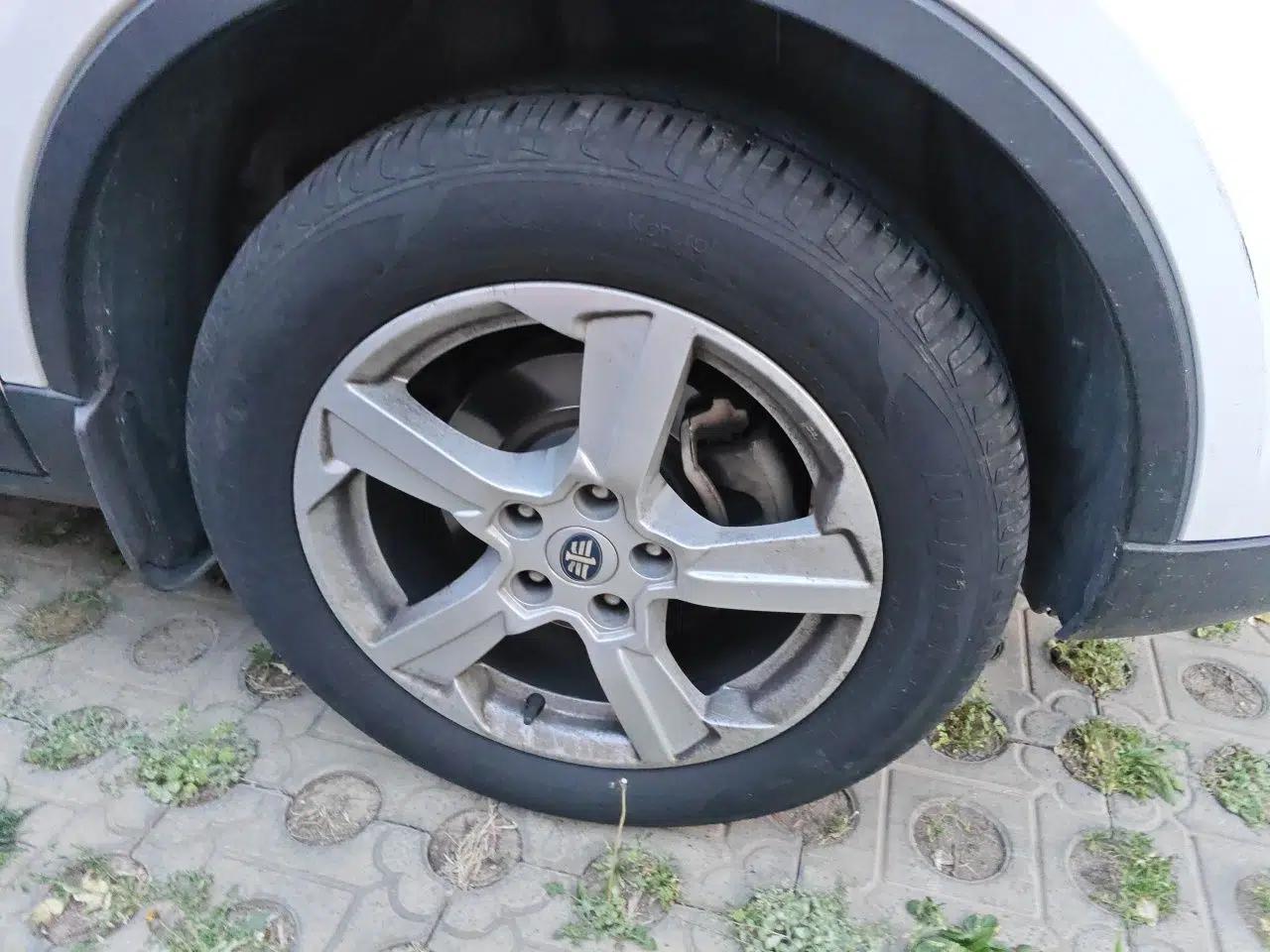 Bestune X80 2013 2.0L automatic comfort version — миниатюра 8