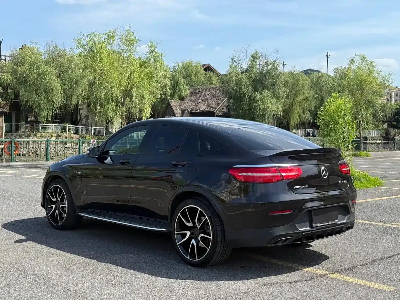 Mercedes-Benz GLC Coupe AMG 2017 AMG GLC 43 4MATIC Coupe SUV — миниатюра 5