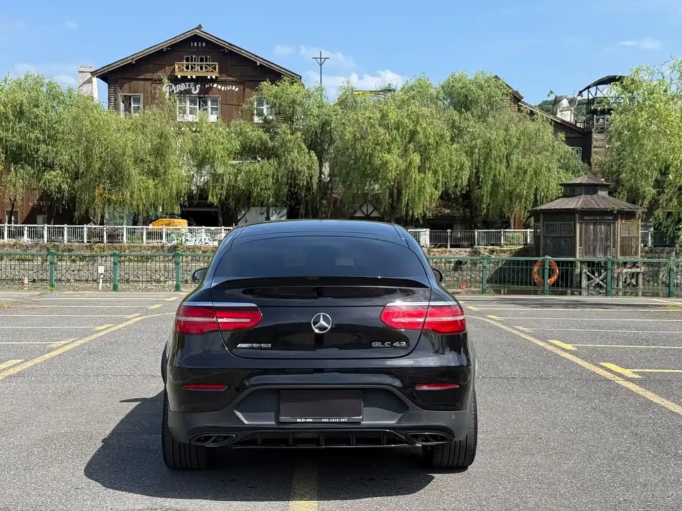 Mercedes-Benz GLC Coupe AMG 2017 AMG GLC 43 4MATIC Coupe SUV — миниатюра 7