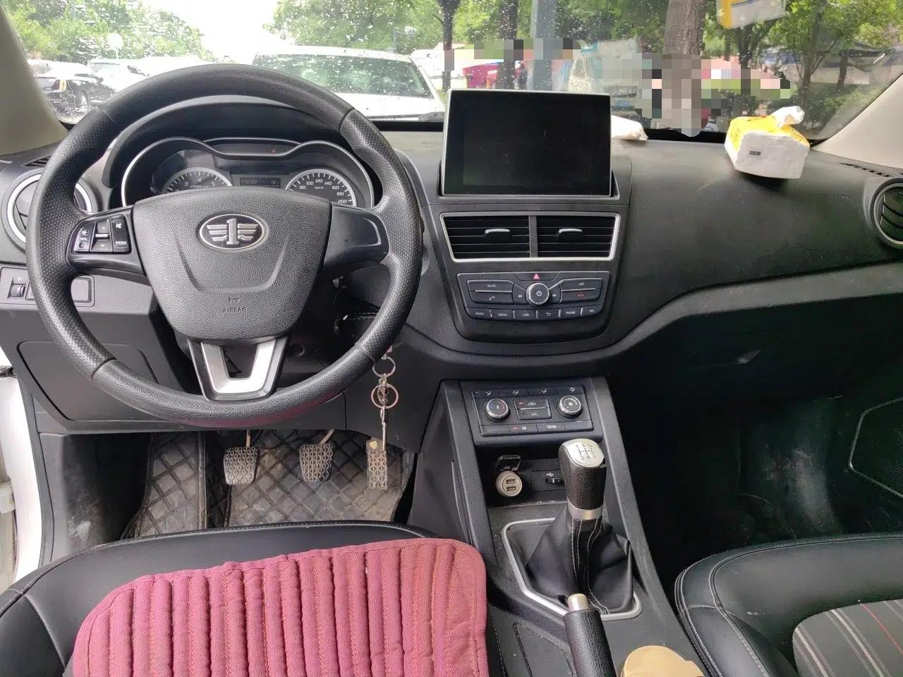 Bestune X40 2017 1.6L Manual Luxury Edition — миниатюра 10