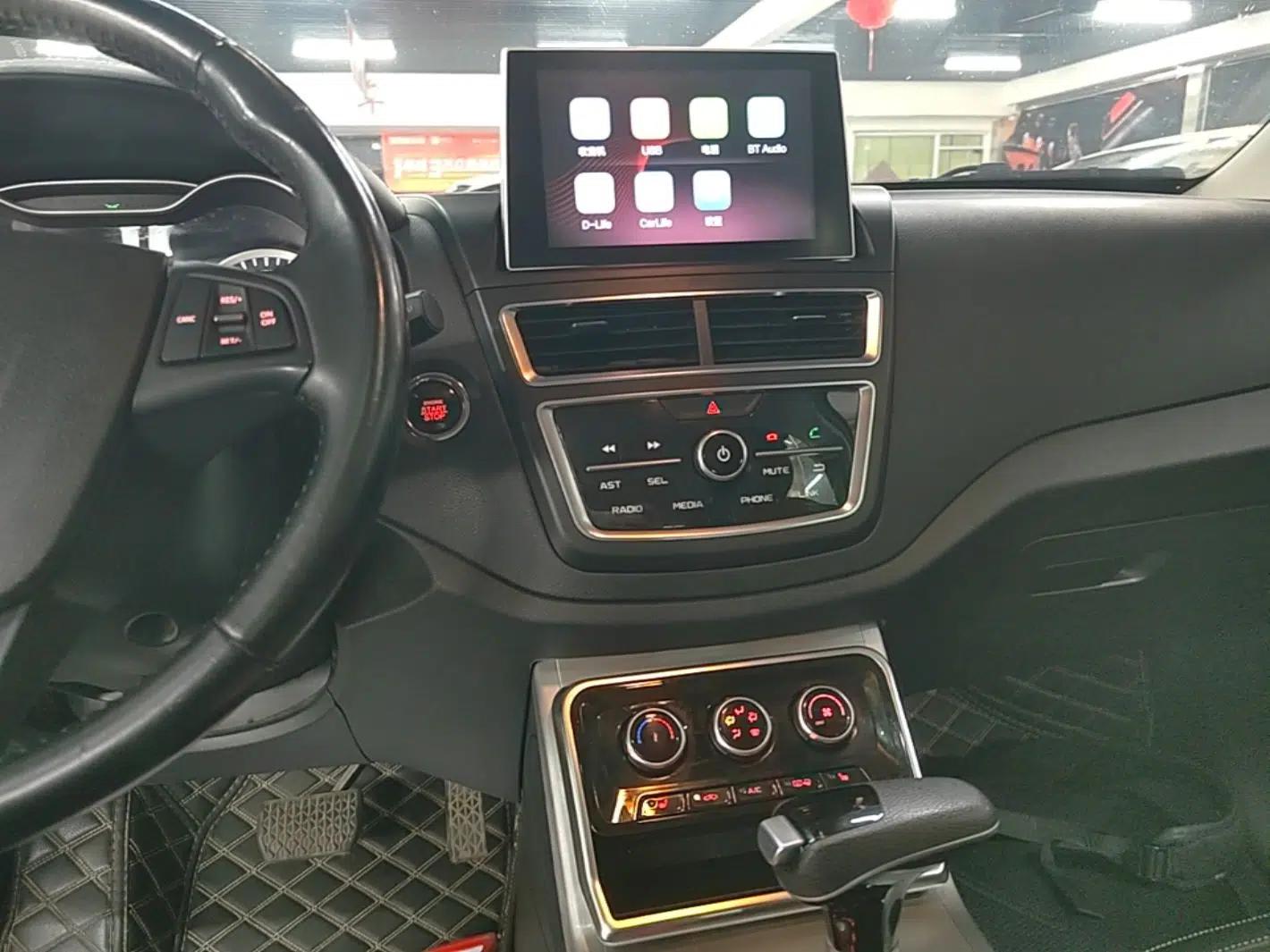 Bestune X40 2019 1.6L Automatic Luxury Edition China VI — миниатюра 16