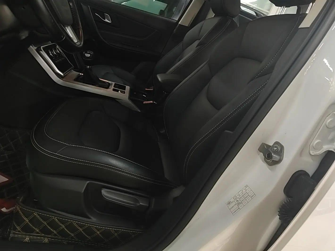 Bestune X40 2019 1.6L Automatic Luxury Edition China VI — миниатюра 18