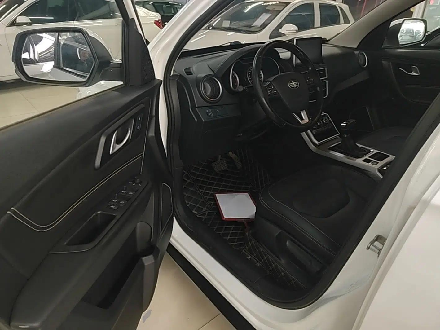 Bestune X40 2019 1.6L Automatic Luxury Edition China VI — миниатюра 19