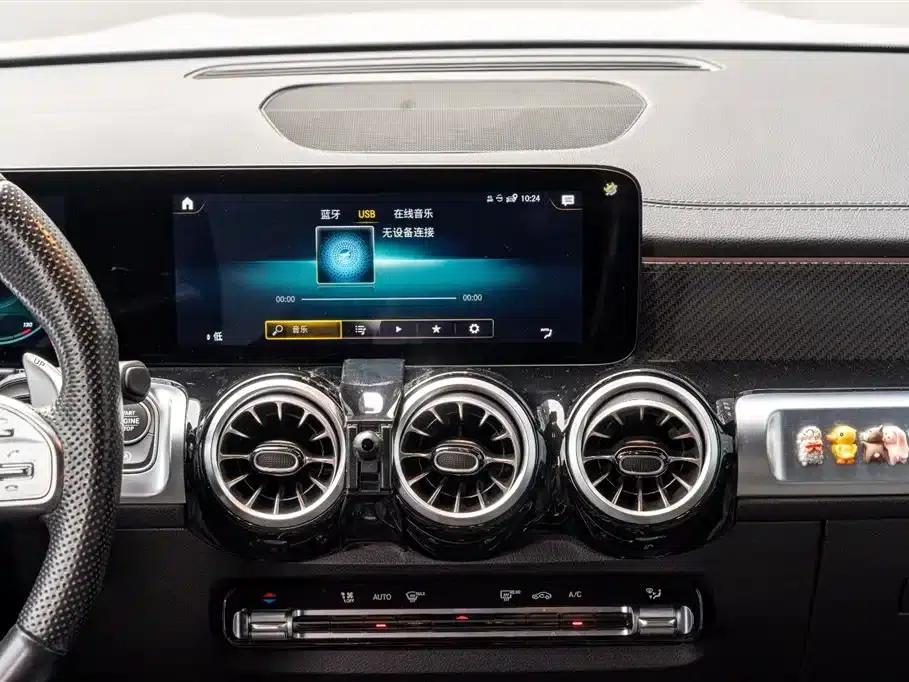 2021 Mercedes-Benz GLB AMG 35 4MATIC — миниатюра 19