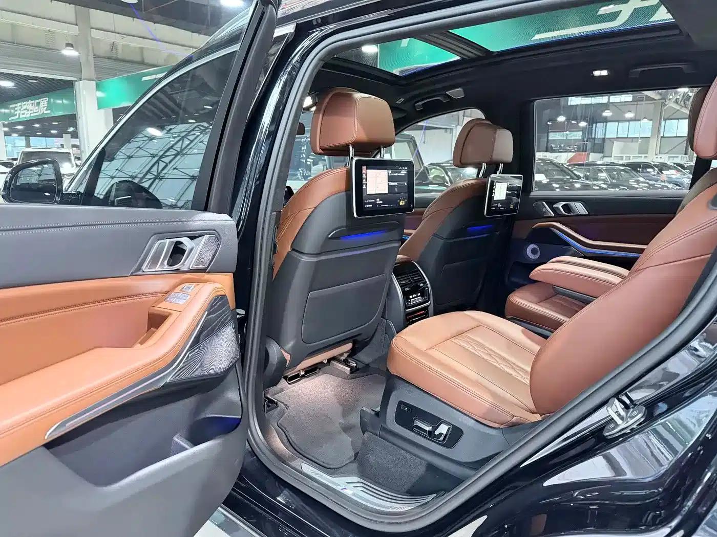 2019 BMW X7 xDrive40i Executive M Sport Package — миниатюра 11
