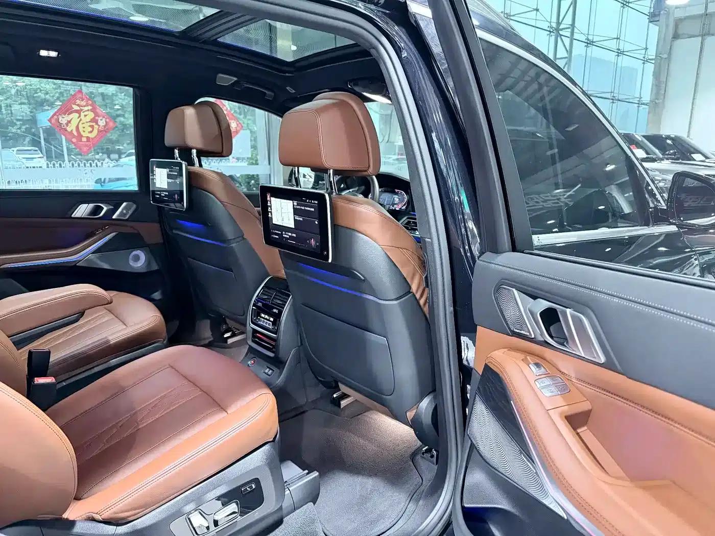 2019 BMW X7 xDrive40i Executive M Sport Package — миниатюра 18