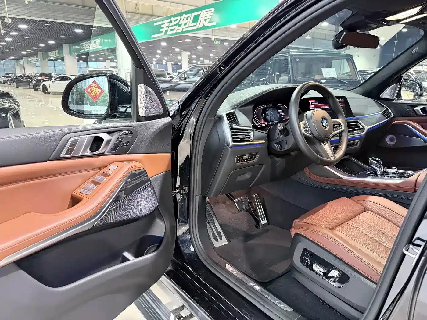 2019 BMW X7 xDrive40i Executive M Sport Package — миниатюра 4