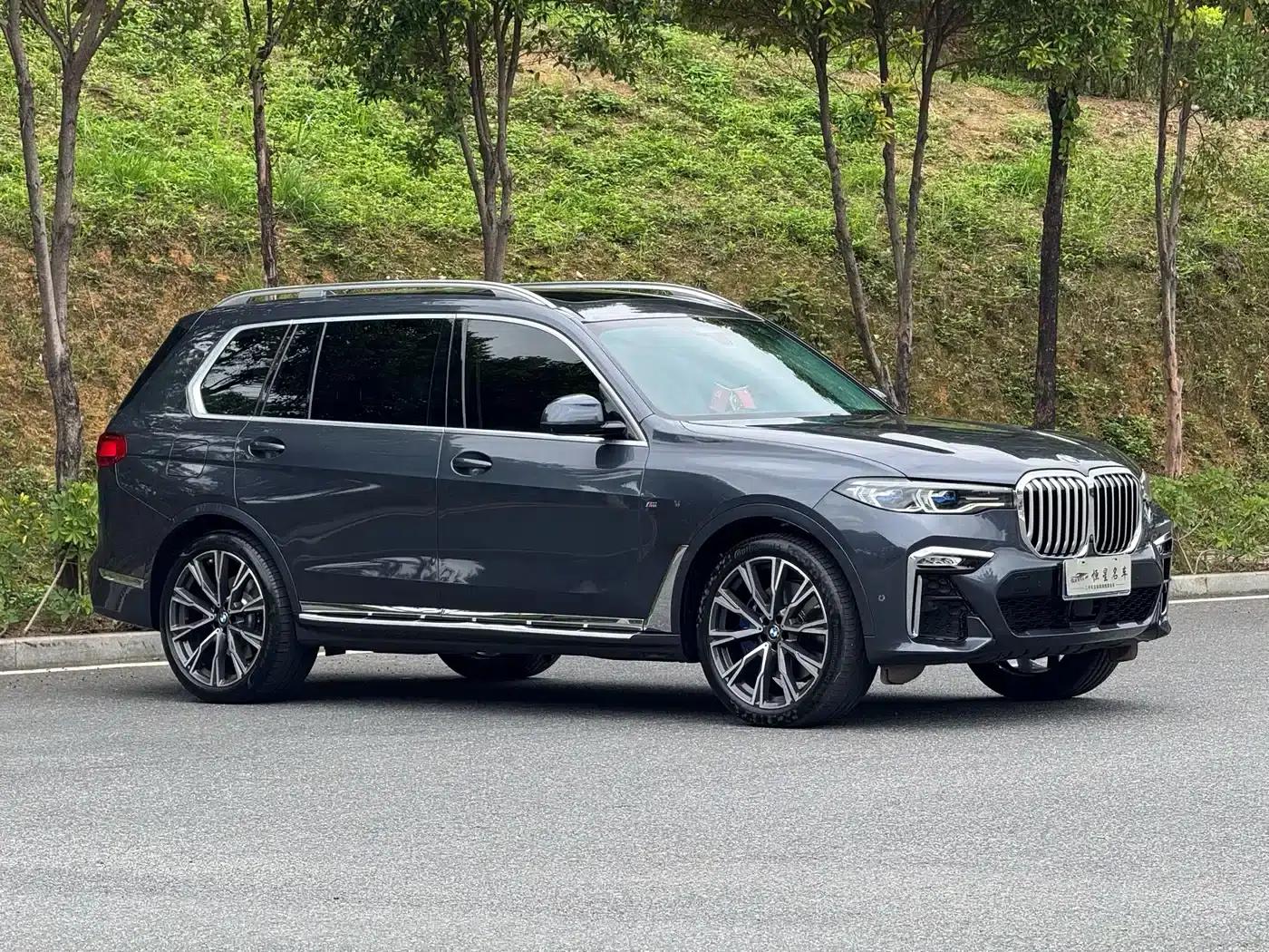 2021 BMW X7 xDrive40i Executive M Sport Package — миниатюра 3