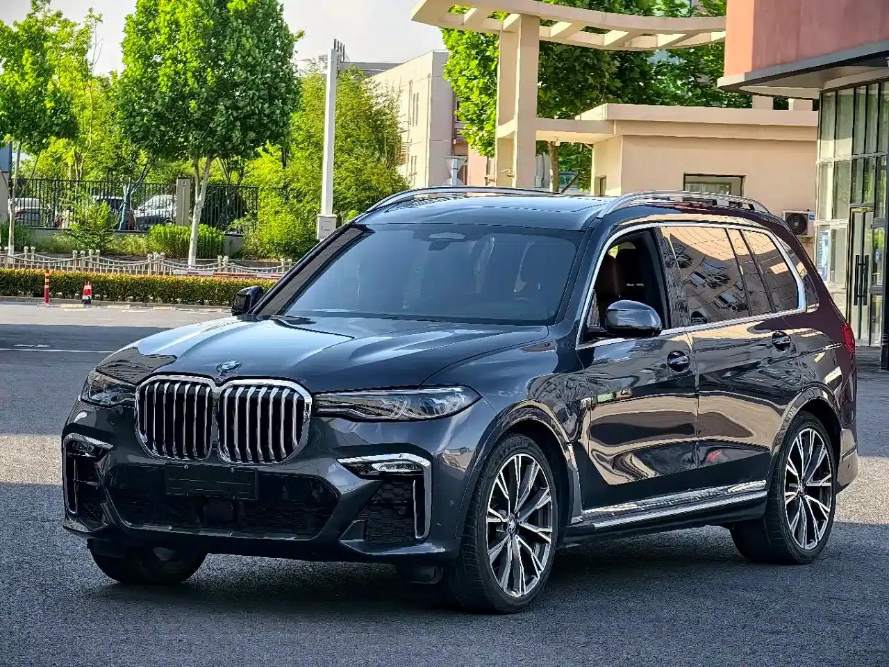 2019 BMW X7 xDrive40i Executive M Sport Package — миниатюра 1