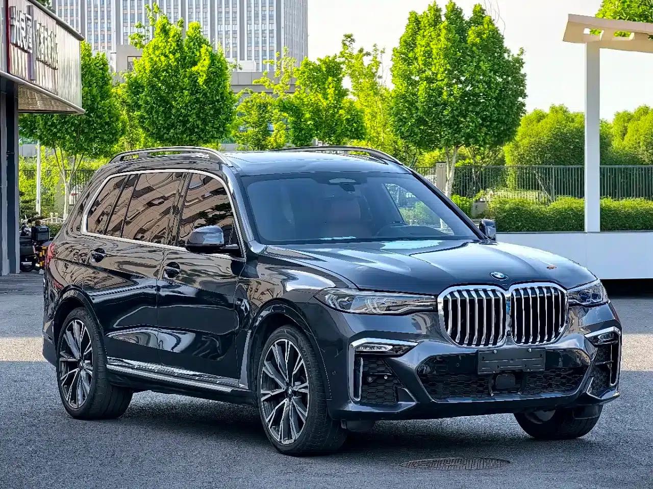 2019 BMW X7 xDrive40i Executive M Sport Package — миниатюра 3