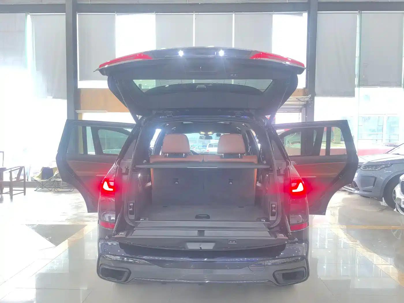 2019 BMW X7 xDrive40i Executive M Sport Package — миниатюра 25