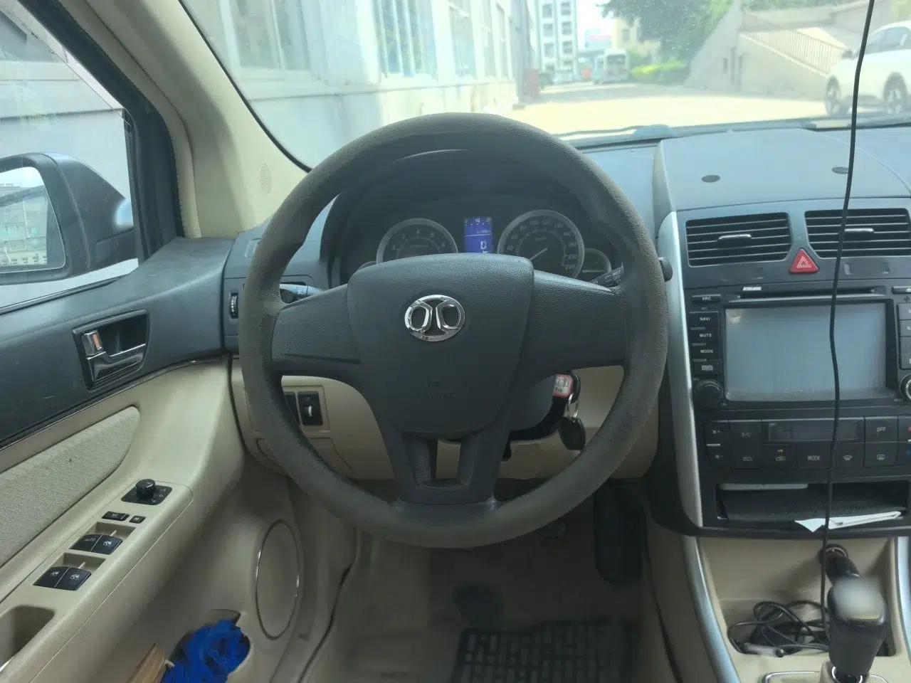 BAIC E Series 2013 Hatchback 1.5L Manual Lotte Edition — миниатюра 11
