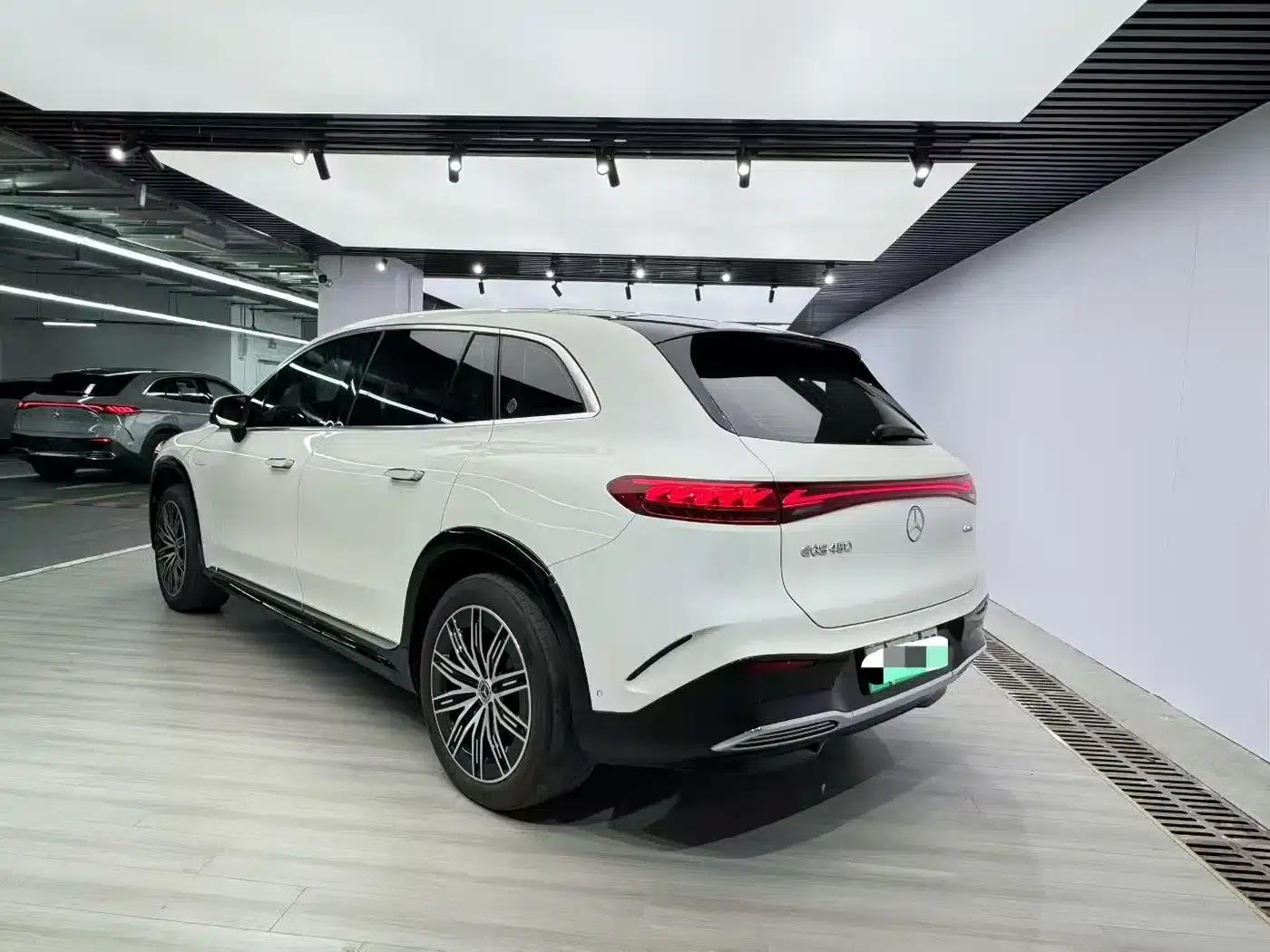 Mercedes-Benz EQS SUV 2023 450 4MATIC Luxury Edition — миниатюра 4