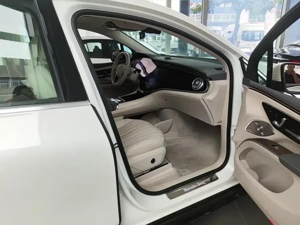 Mercedes-Benz EQS SUV 2023 450 4MATIC Luxury Edition — миниатюра 32