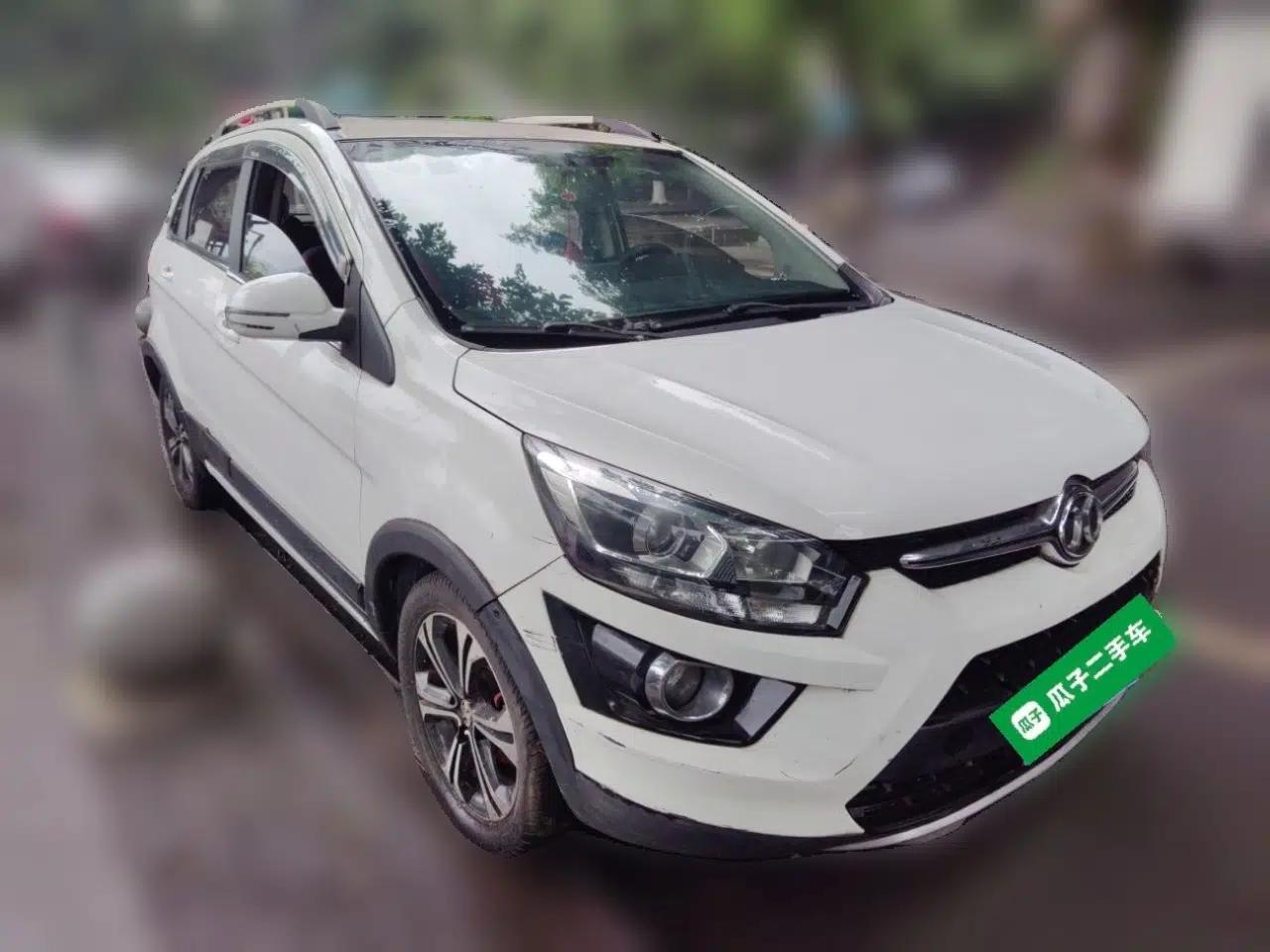 BAIC Senova X25 2015 1.5L Manual Elite Edition — миниатюра 3