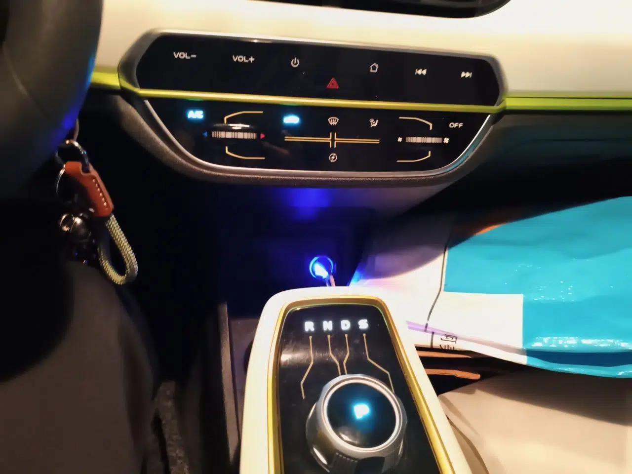 CHANGAN Benni E-Star 2022 Charming Edition Colorful Model Lithium-Ion Battery — миниатюра 14