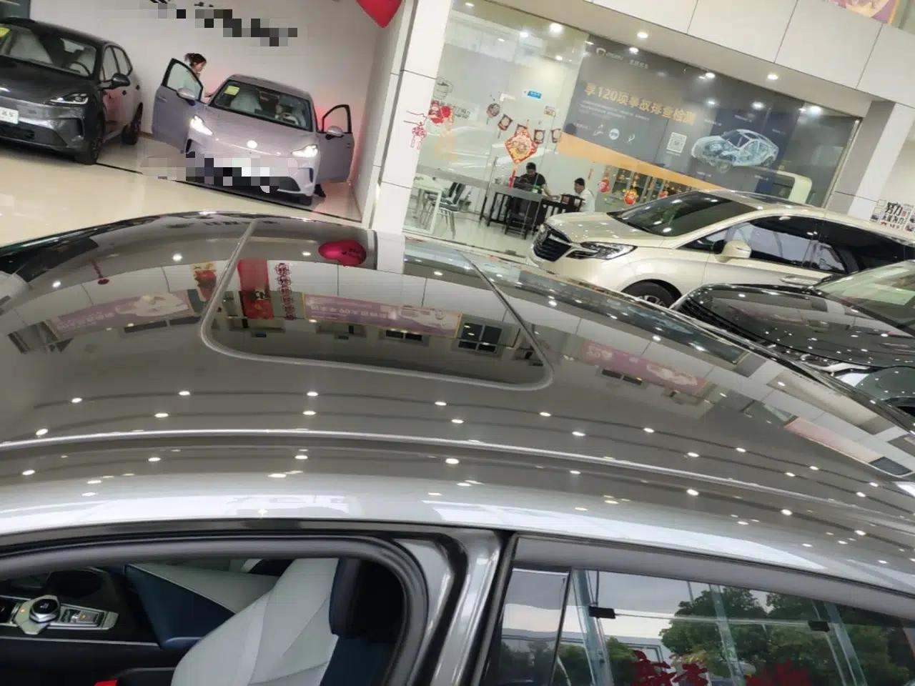 CHANGAN UNI-V iDD 2023 Zhidian iDD 1.5T 113km Smart & Fun Version (Rapid Edition) — миниатюра 11