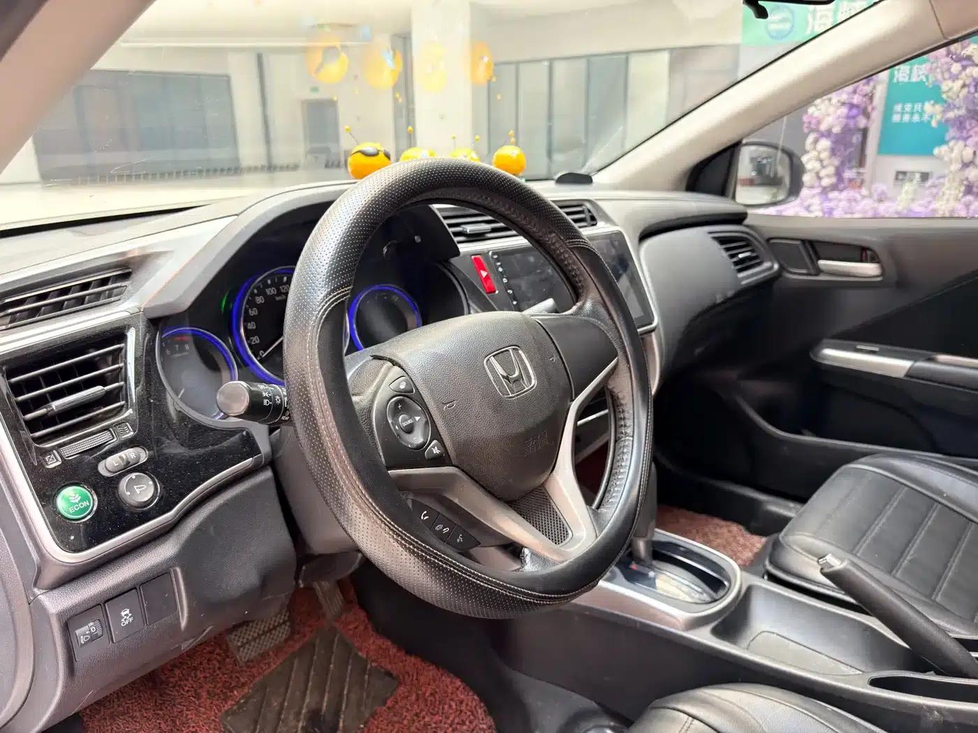 Honda City 2015 1.5L CVT Flagship Edition — миниатюра 4
