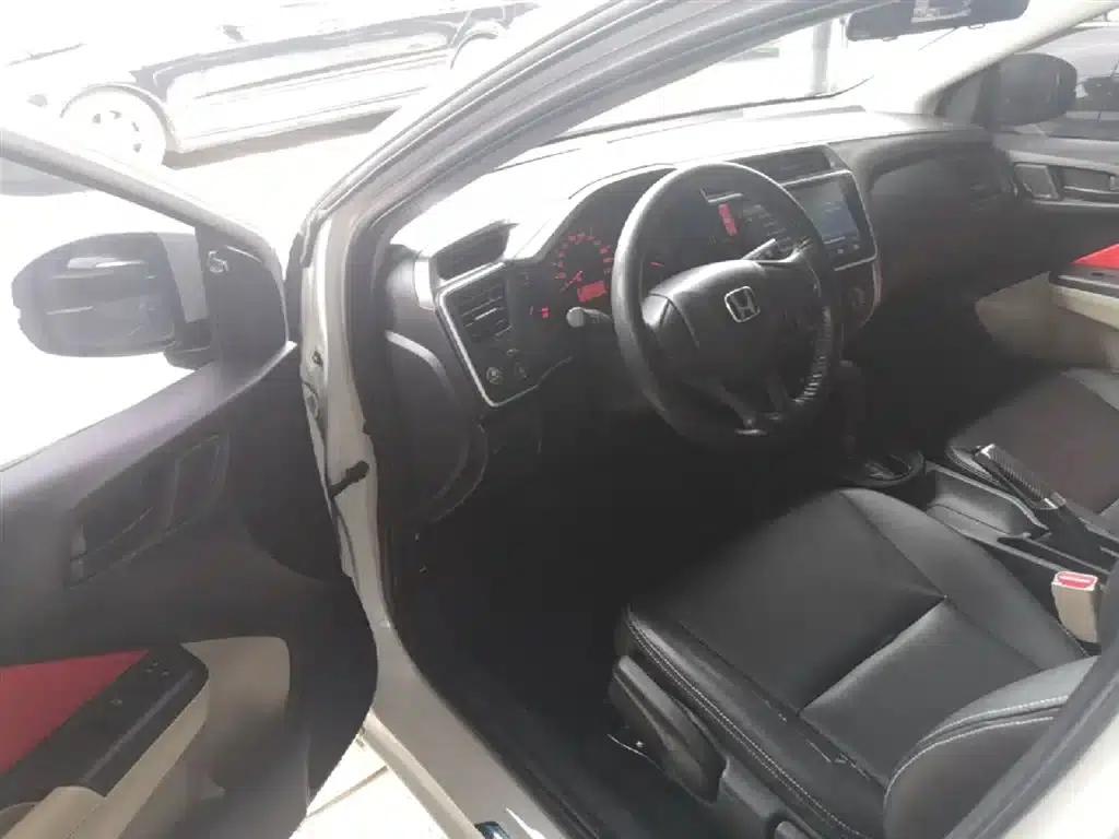 Honda City 2017 1.5L CVT Comfort Edition — миниатюра 16