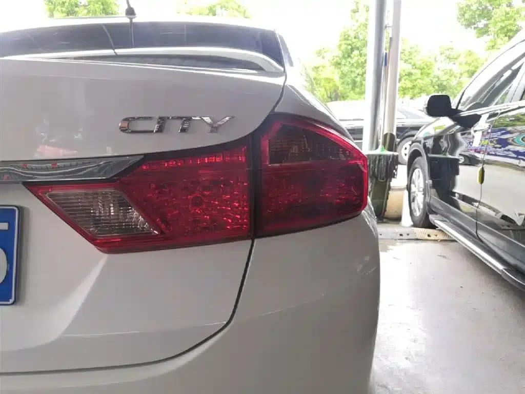 Honda City 2017 1.5L CVT Comfort Edition — миниатюра 8