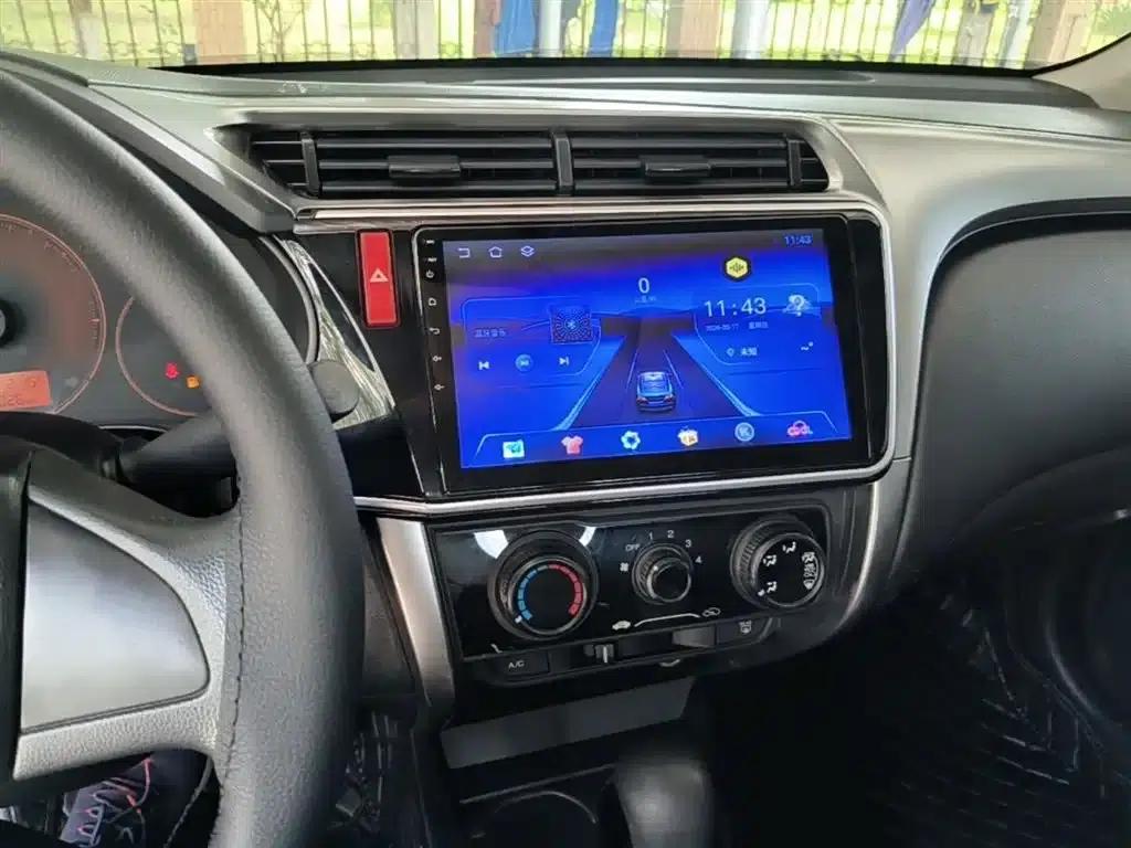 Honda City 2015 1.5L CVT Comfort Edition — миниатюра 10