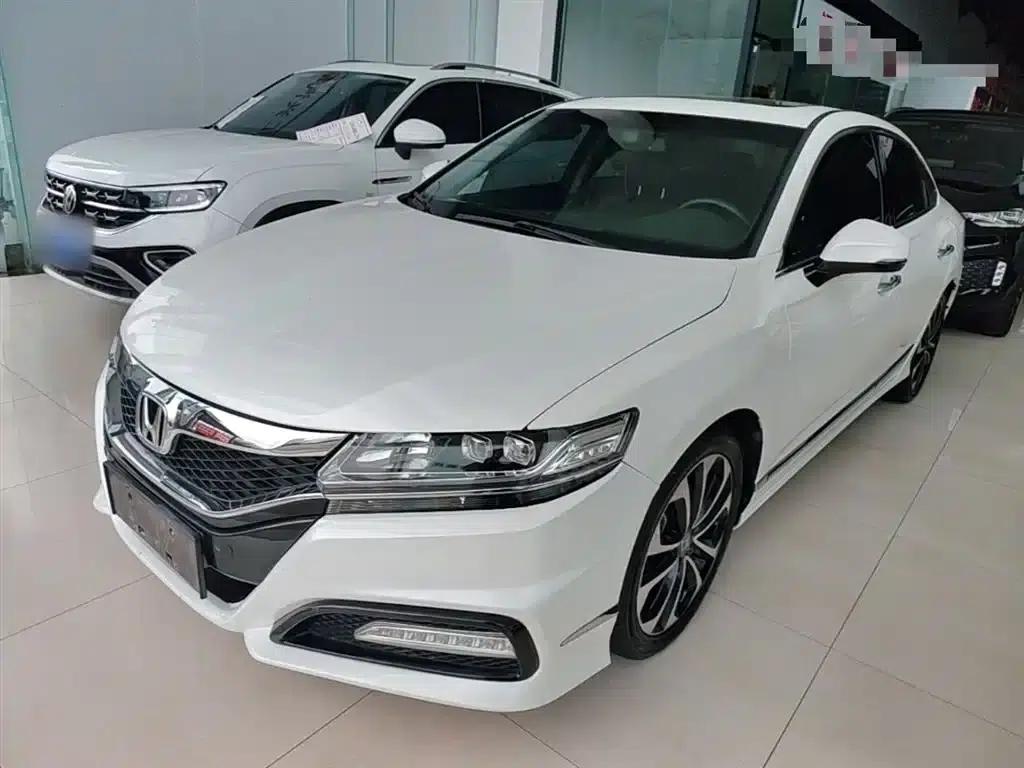 Spirior 2015 2.0L Premium Edition — миниатюра 1