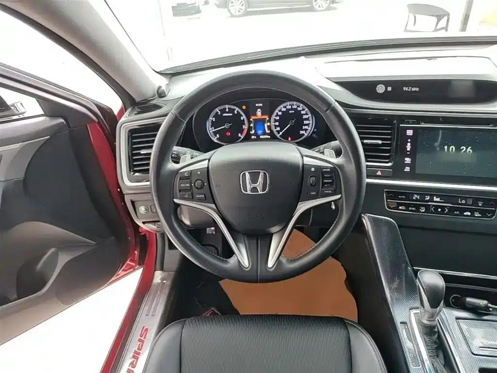 Spirior 2015 2.0L Premium Edition — миниатюра 11