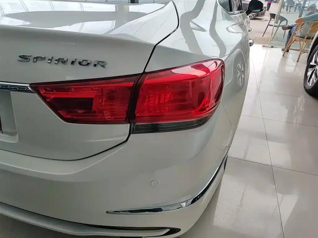 Spirior 2015 2.0L Premium Edition — миниатюра 8