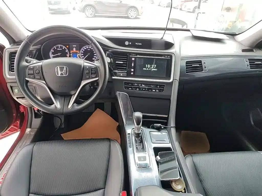 Spirior 2015 2.0L Premium Edition — миниатюра 10